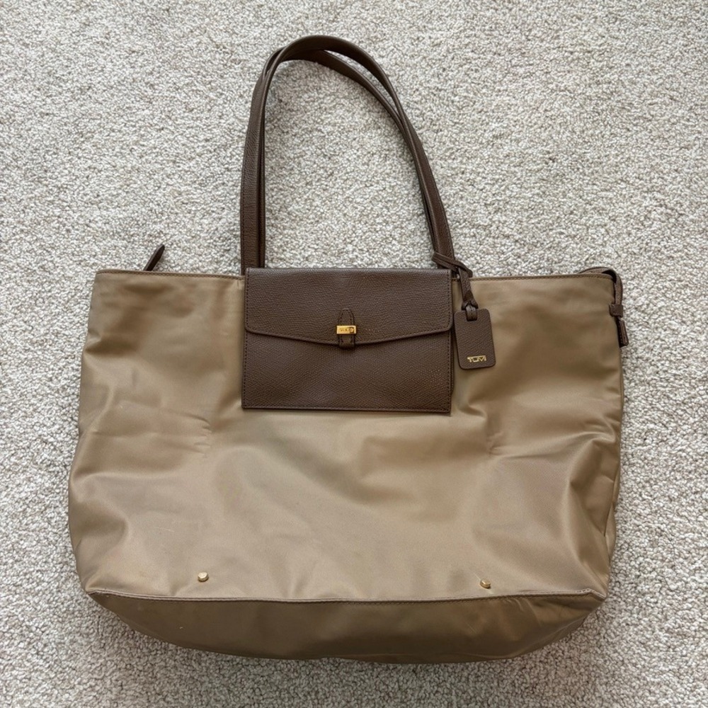 TUMI Nylon Tote Purse Large Beige Tan Leather Trim Shoulder Bag Travel Minimal